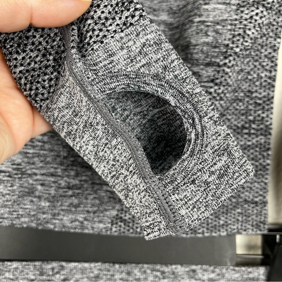 MEND CORE Seamless Dark Gray Sleeved Crop Top and Legging Set NWT - Picture 9 of 11